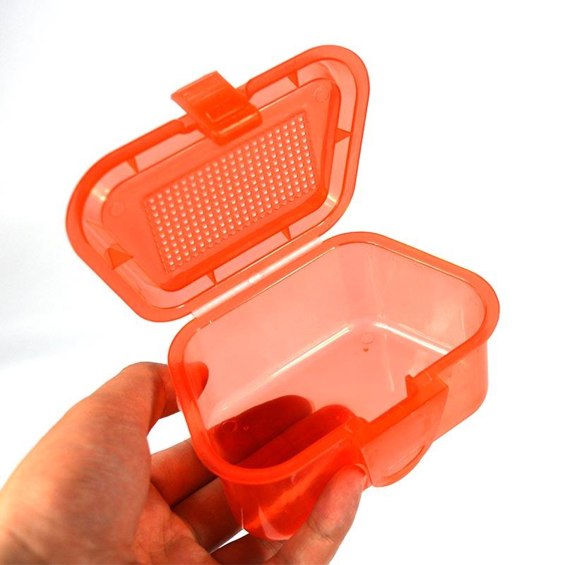 Breathable Plastic Fishing Live Bait Storage Box for Earthworms and Bloodworms
